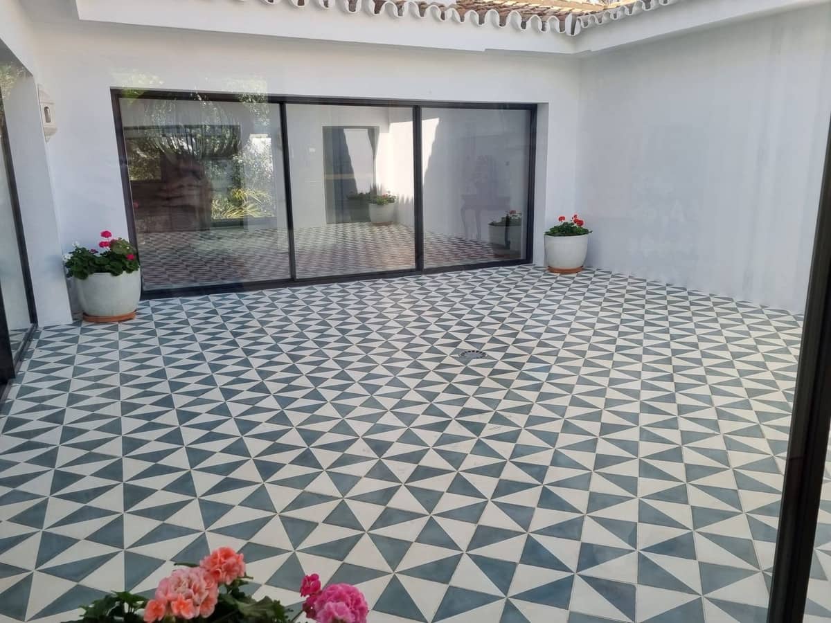 8 soverom Villa til salgs i Guadalmina med svømmebasseng garasje - € 14 000 000 (Ref: 6471329)