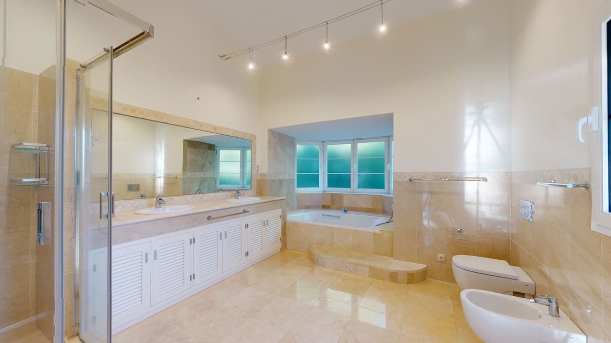 7 soverom Villa til salgs i Los Arqueros med svømmebasseng garasje - € 5 995 000 (Ref: 6471377)