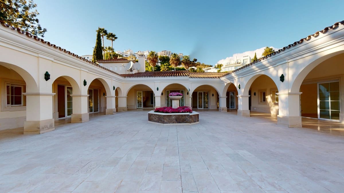 7 soverom Villa til salgs i Los Arqueros med svømmebasseng garasje - € 5 995 000 (Ref: 6471377)