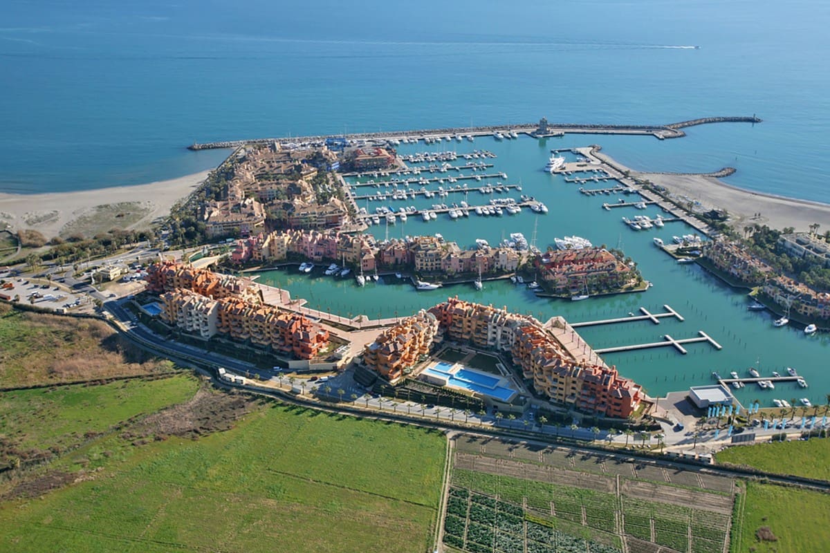 15 chambre Villa/Maison à vendre à Sotogrande avec piscine garage - 20 000 000 € (Ref: 6471470)