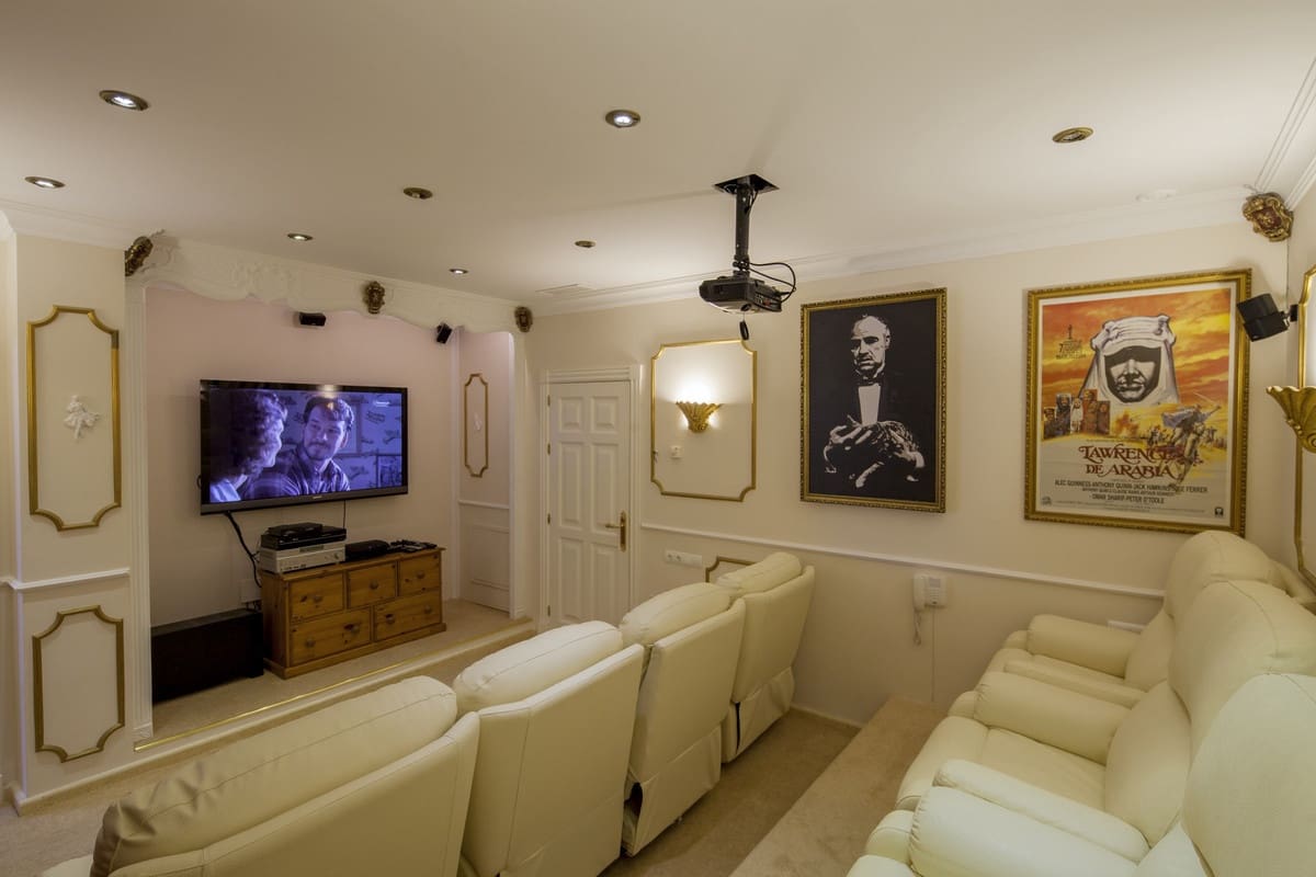 6 bedroom Villa for sale in Sotogrande with pool - € 10,000,000 (Ref: 6471479)