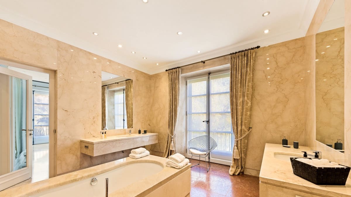 6 bedroom Villa for sale in Marbella with pool - € 14,850,000 (Ref: 6530959)