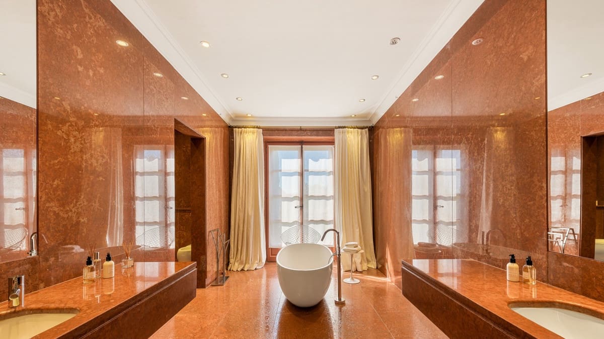 6 bedroom Villa for sale in Marbella with pool - € 14,850,000 (Ref: 6530959)