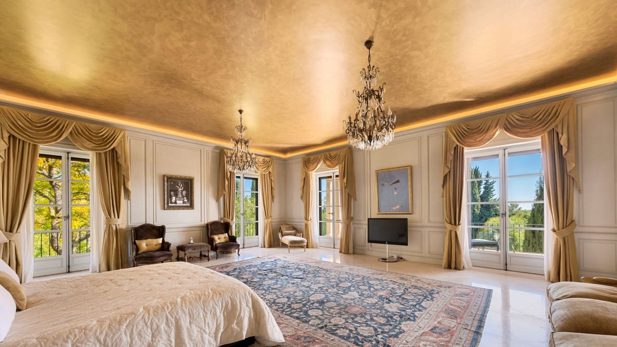 6 bedroom Villa for sale in Marbella with pool - € 14,850,000 (Ref: 6530959)