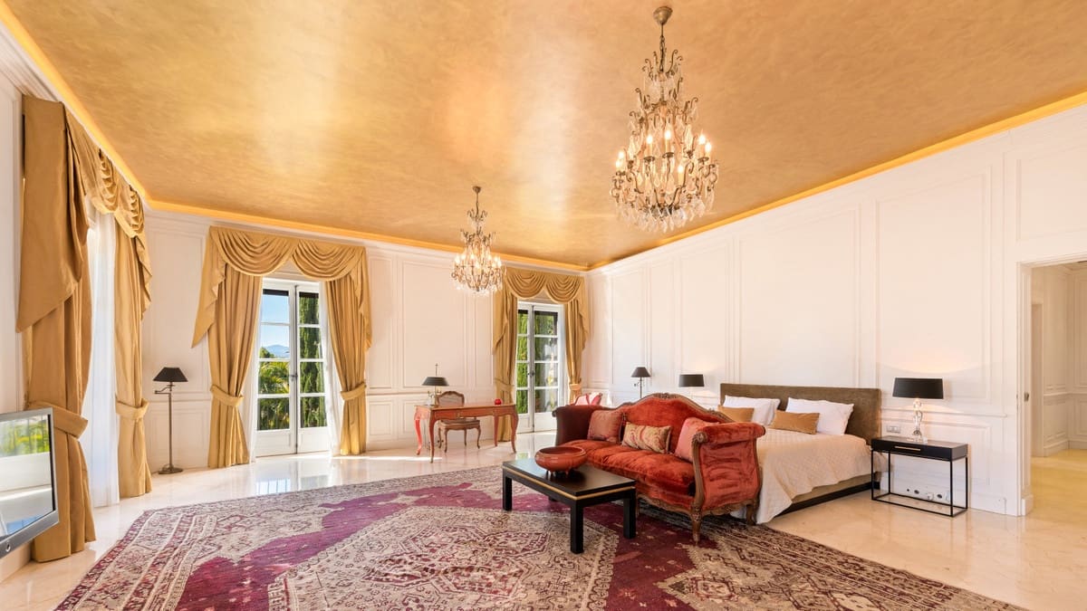 6 bedroom Villa for sale in Marbella with pool - € 14,850,000 (Ref: 6530959)