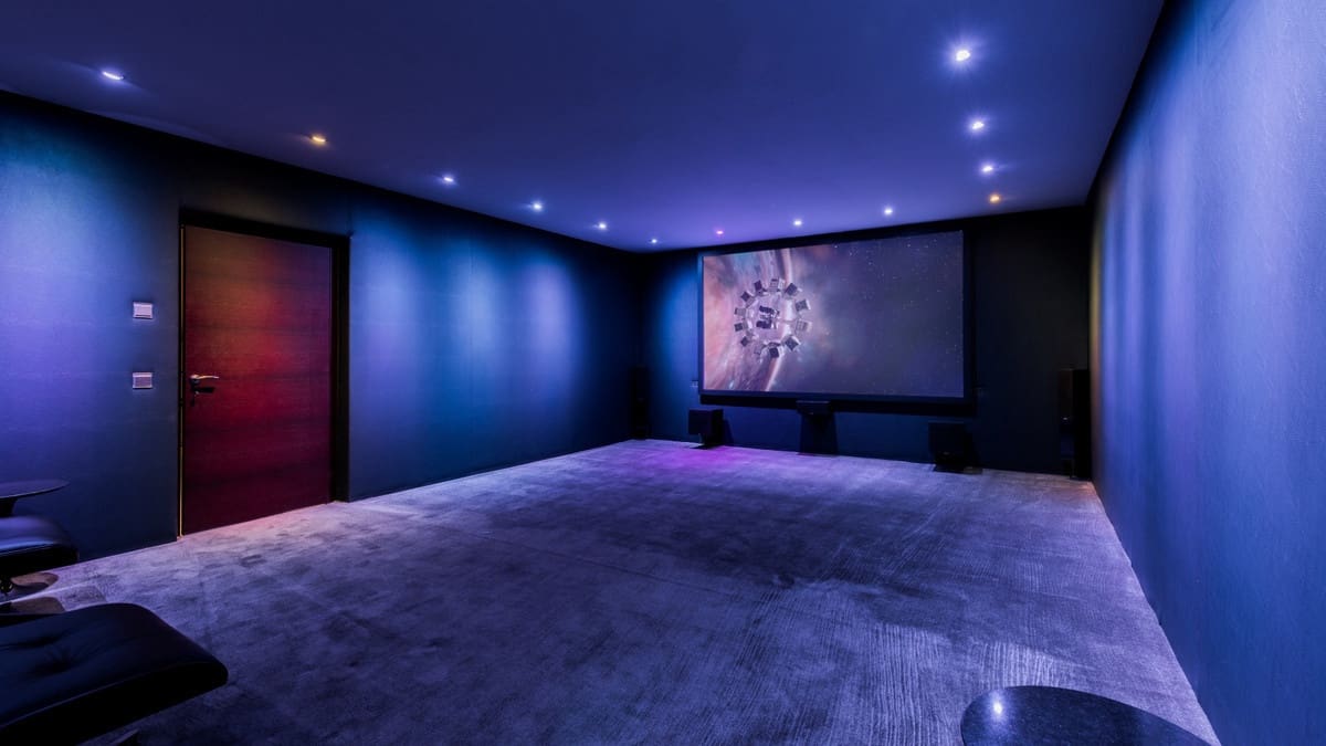 6 bedroom Villa for sale in Marbella with pool - € 14,850,000 (Ref: 6530959)