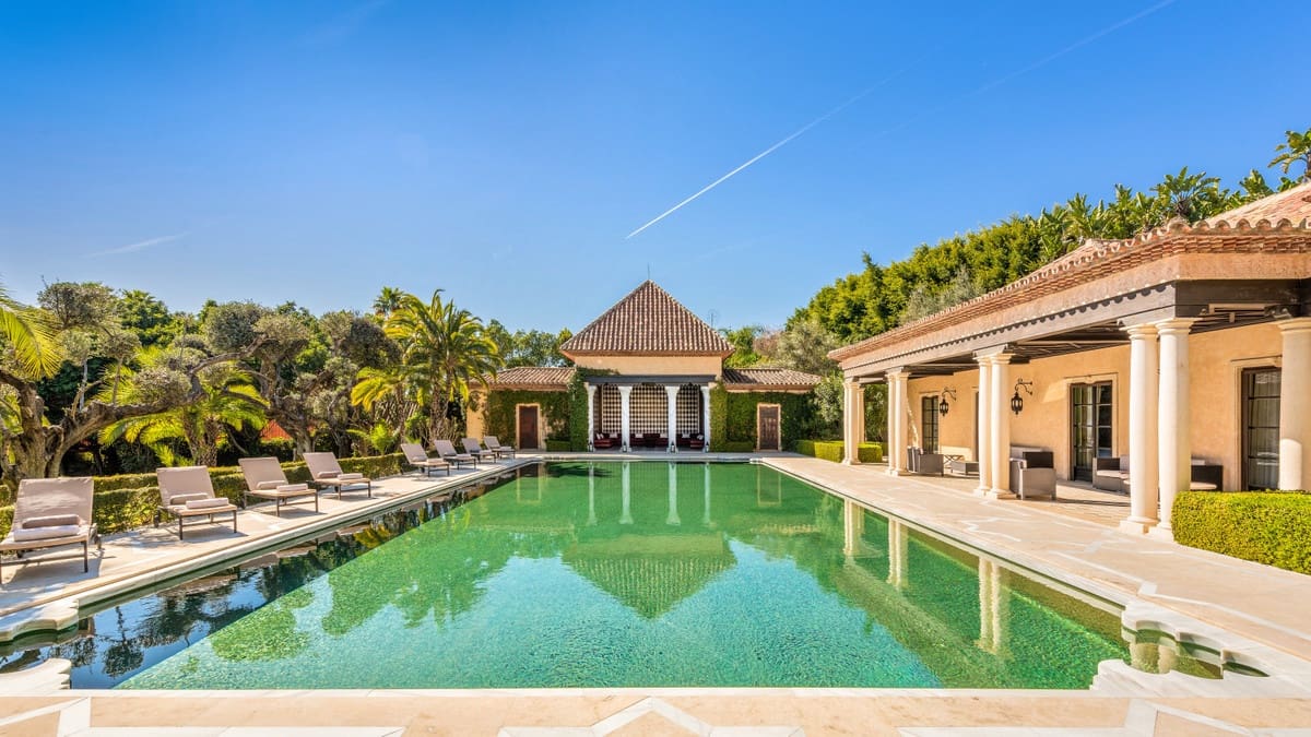 6 bedroom Villa for sale in Marbella with pool - € 14,850,000 (Ref: 6530959)