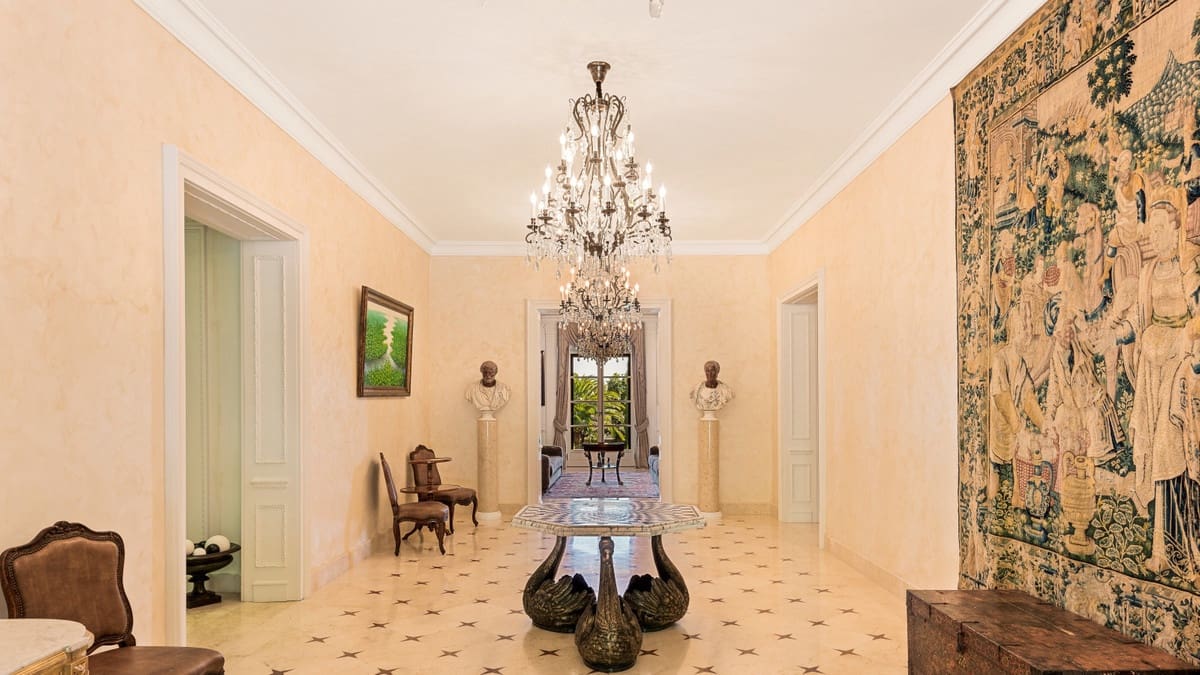 6 bedroom Villa for sale in Marbella with pool - € 14,850,000 (Ref: 6530959)