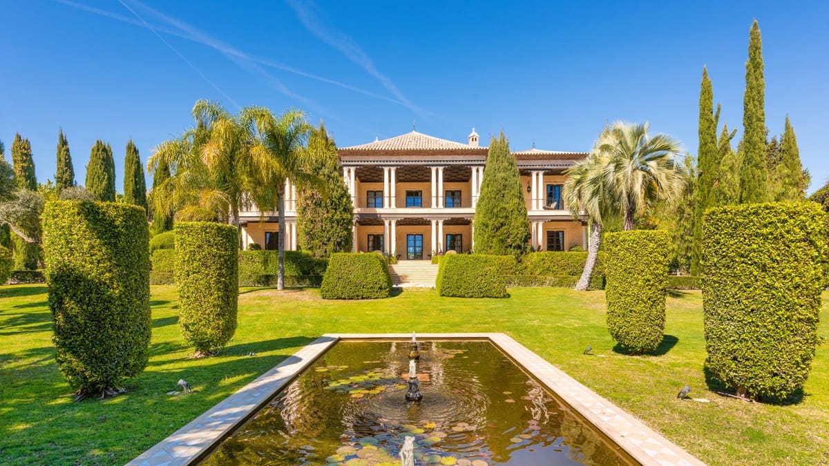 6 bedroom Villa for sale in Marbella with pool - € 14,850,000 (Ref: 6530959)