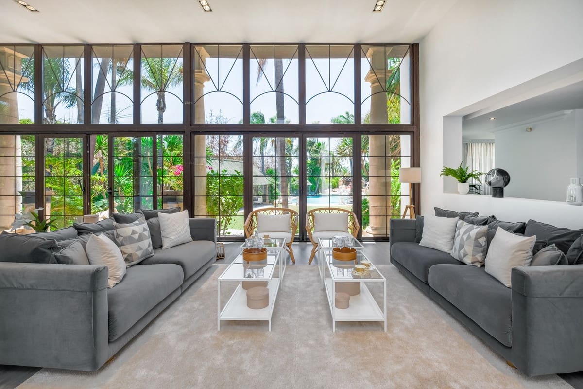 10 sypialnia Willa na sprzedaż w Nueva Andalucia z basenem - 15 000 000 € (Ref: 7082470)