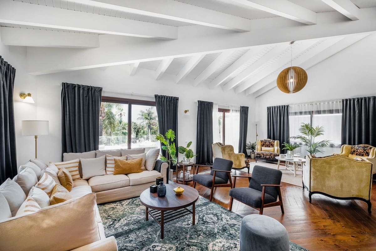 10 sypialnia Willa na sprzedaż w Nueva Andalucia z basenem - 15 000 000 € (Ref: 7082470)