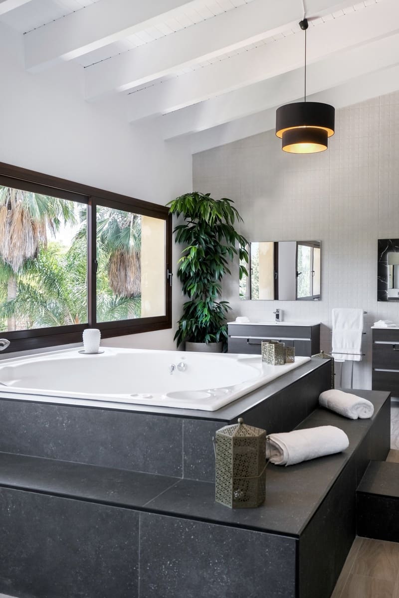 10 sypialnia Willa na sprzedaż w Nueva Andalucia z basenem - 15 000 000 € (Ref: 7082470)