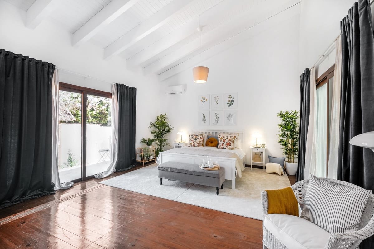 10 sypialnia Willa na sprzedaż w Nueva Andalucia z basenem - 15 000 000 € (Ref: 7082470)