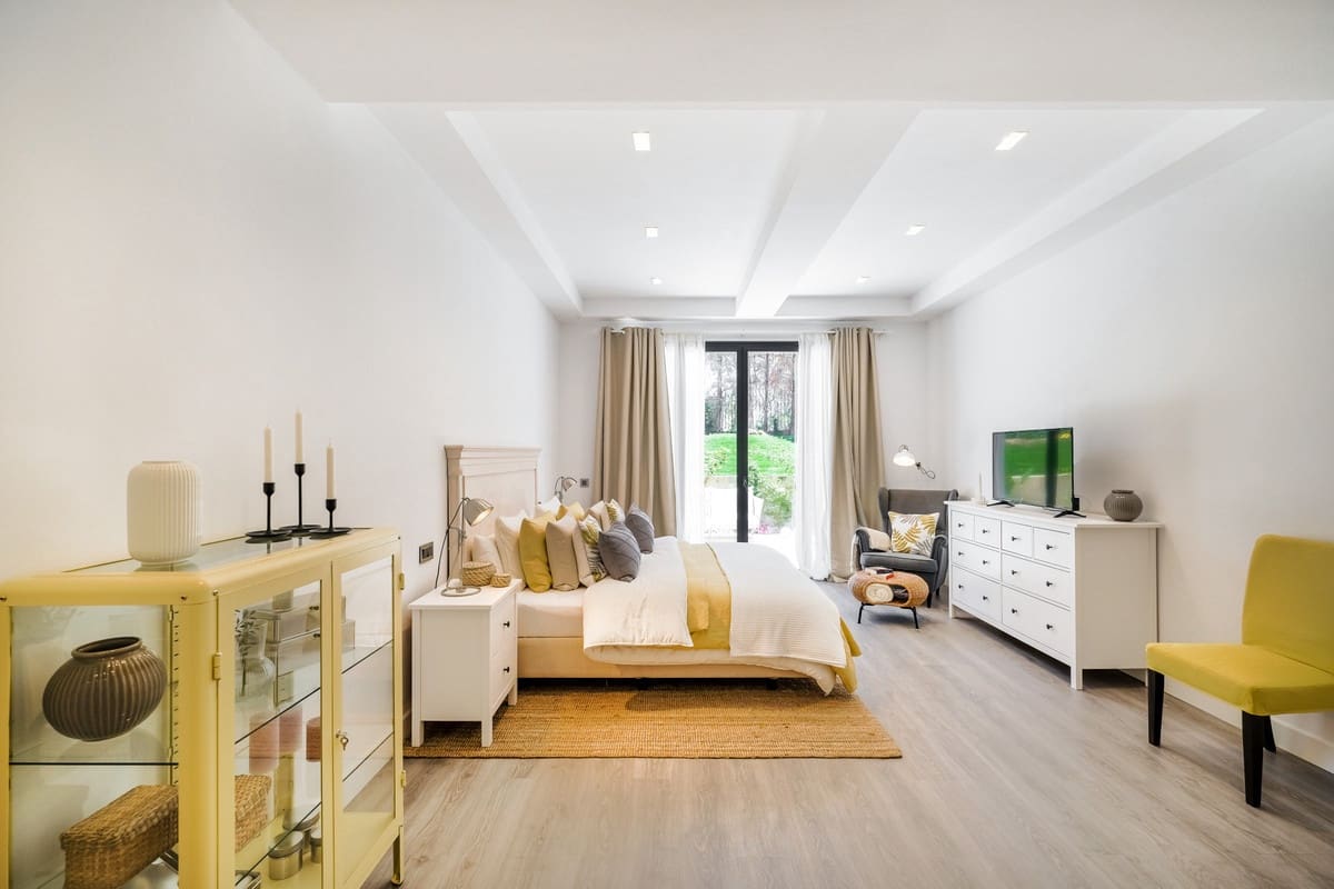 10 sypialnia Willa na sprzedaż w Nueva Andalucia z basenem - 15 000 000 € (Ref: 7082470)