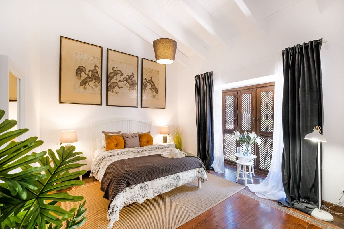 10 sypialnia Willa na sprzedaż w Nueva Andalucia z basenem - 15 000 000 € (Ref: 7082470)