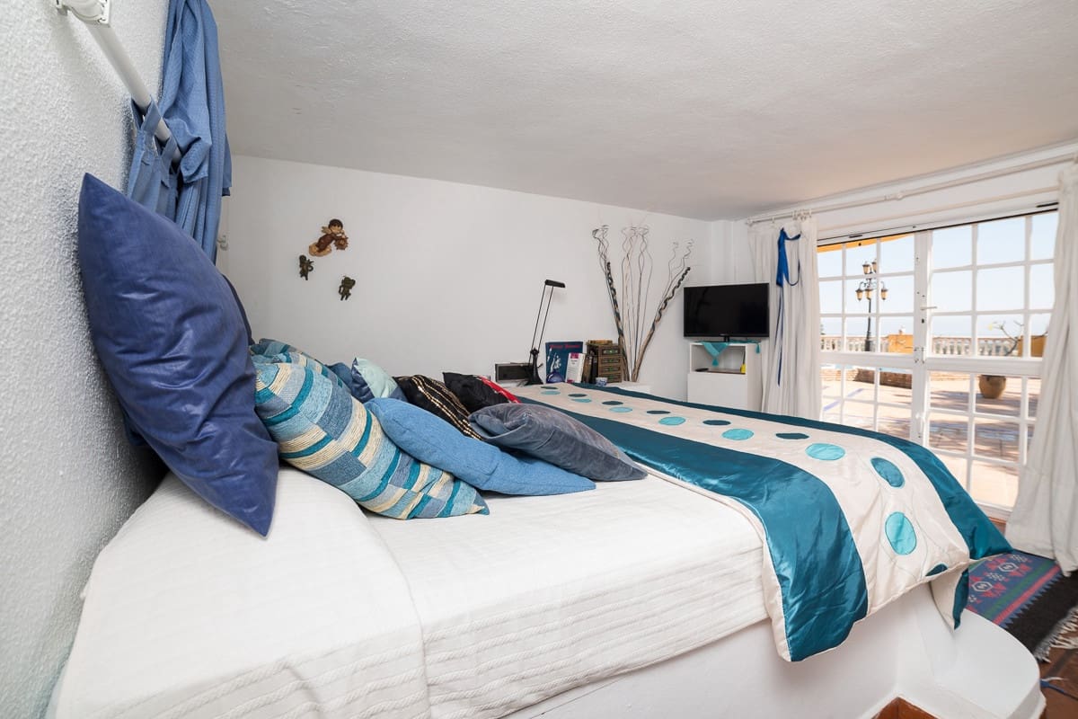 7 bedroom Villa for sale in Benahavis with pool garage - € 5,833,000 (Ref: 7082486)