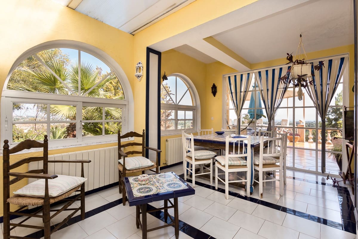 7 bedroom Villa for sale in Benahavis with pool garage - € 5,833,000 (Ref: 7082486)