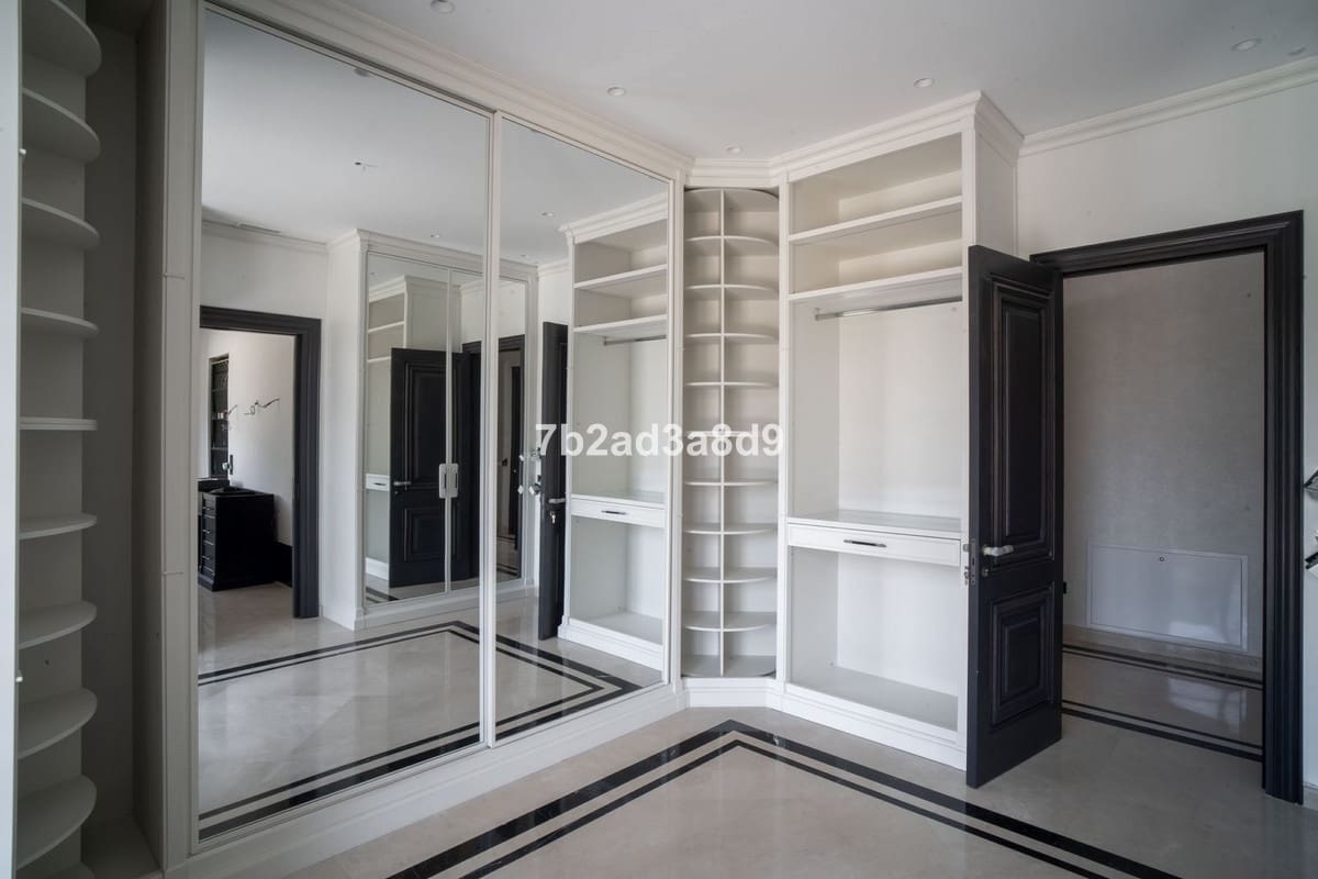 6 soveværelse Villa til salg i Golden Mile med swimmingpool - € 19.000.000 (Ref: 7082505)