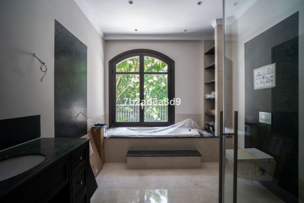 6 soveværelse Villa til salg i Golden Mile med swimmingpool - € 19.000.000 (Ref: 7082505)