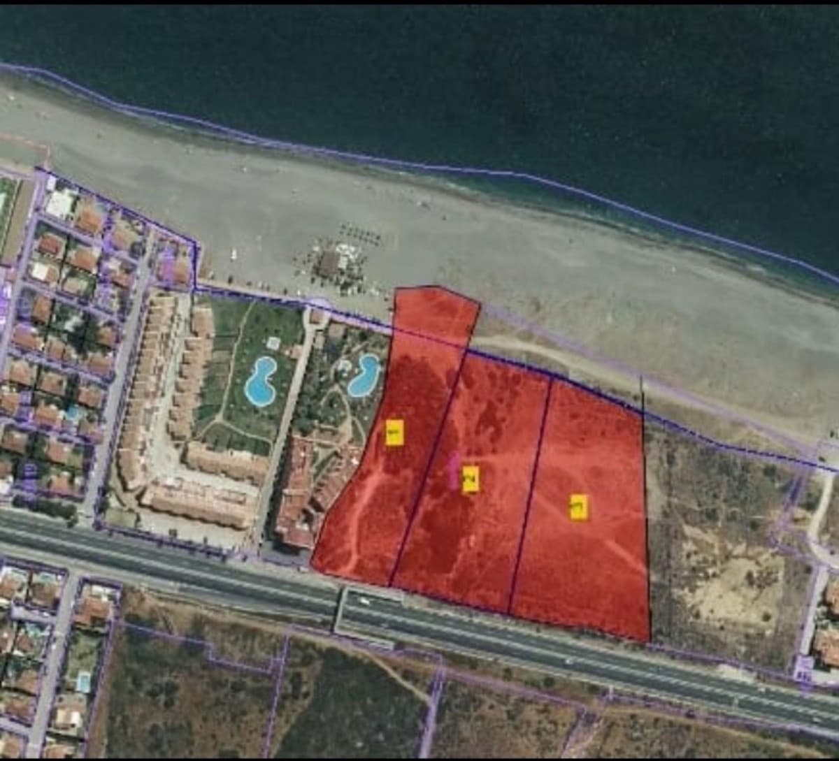 Grunde uden byggetilladelser til salg i Manilva - € 20.000.000 (Ref: 7082518)