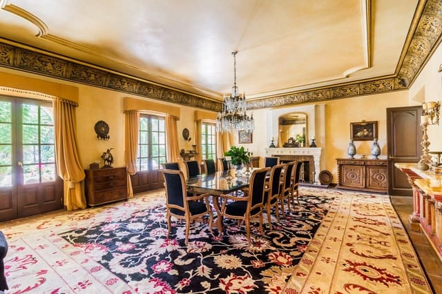 10 quarto Quinta/Casa Rural para venda em La Concha - Resina Golf, Estepona com piscina garagem - 20 000 000 € (Ref: 7082529)