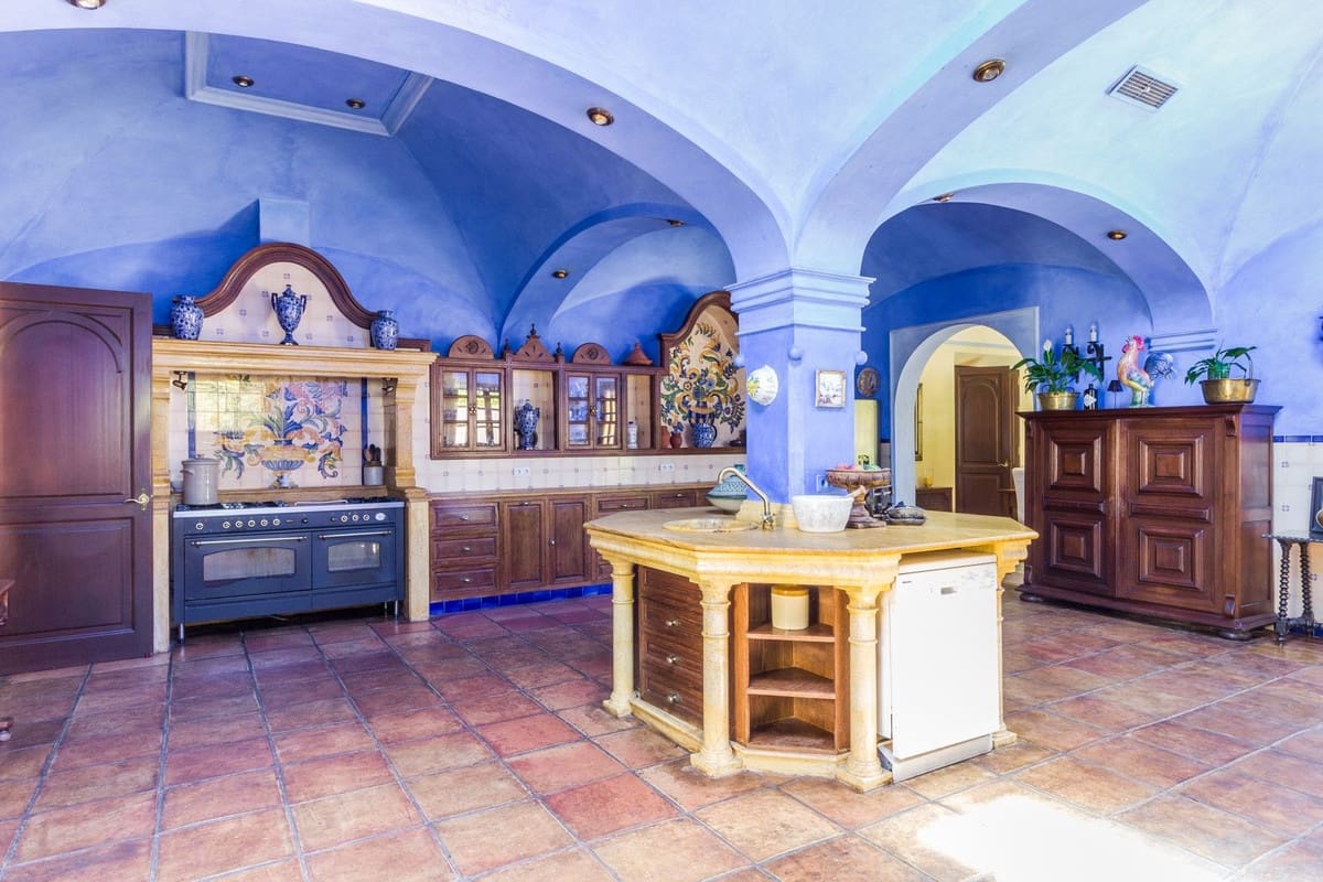 10 quarto Quinta/Casa Rural para venda em New Golden Mile com piscina garagem - 20 000 000 € (Ref: 7082529)