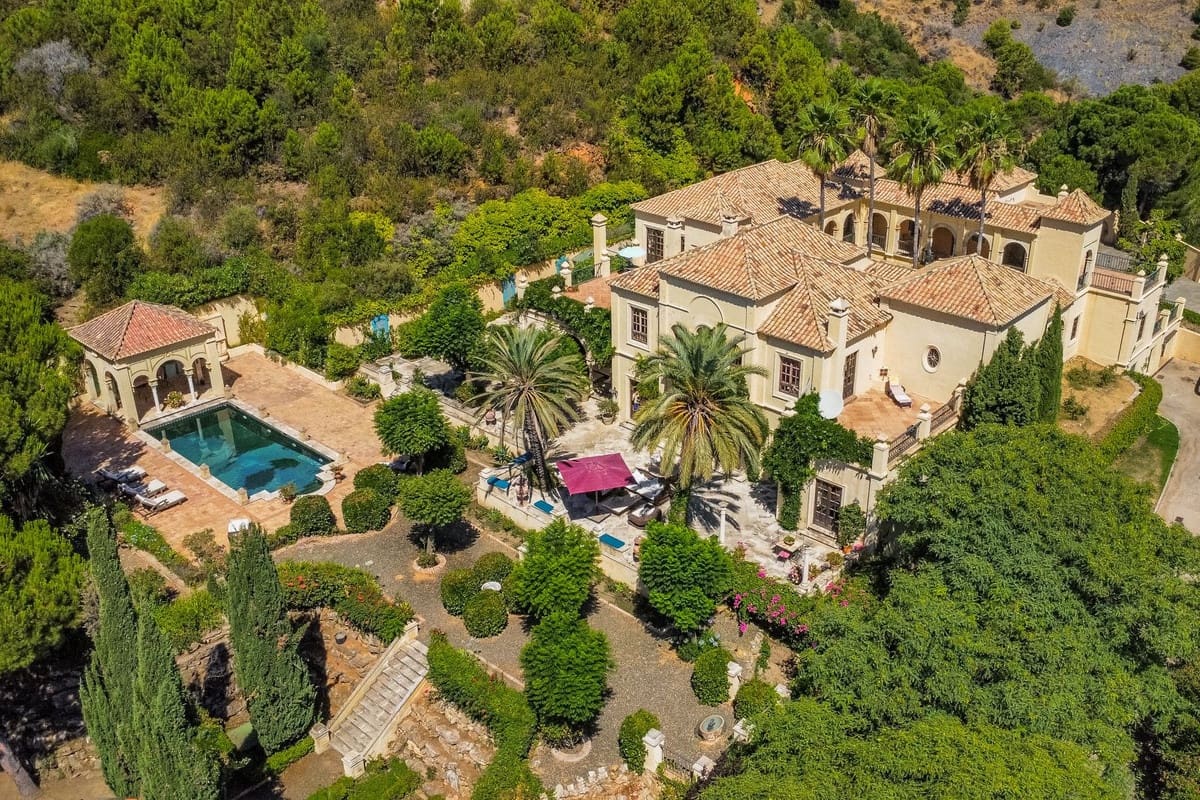 10 quarto Quinta/Casa Rural para venda em New Golden Mile com piscina garagem - 20 000 000 € (Ref: 7082529)