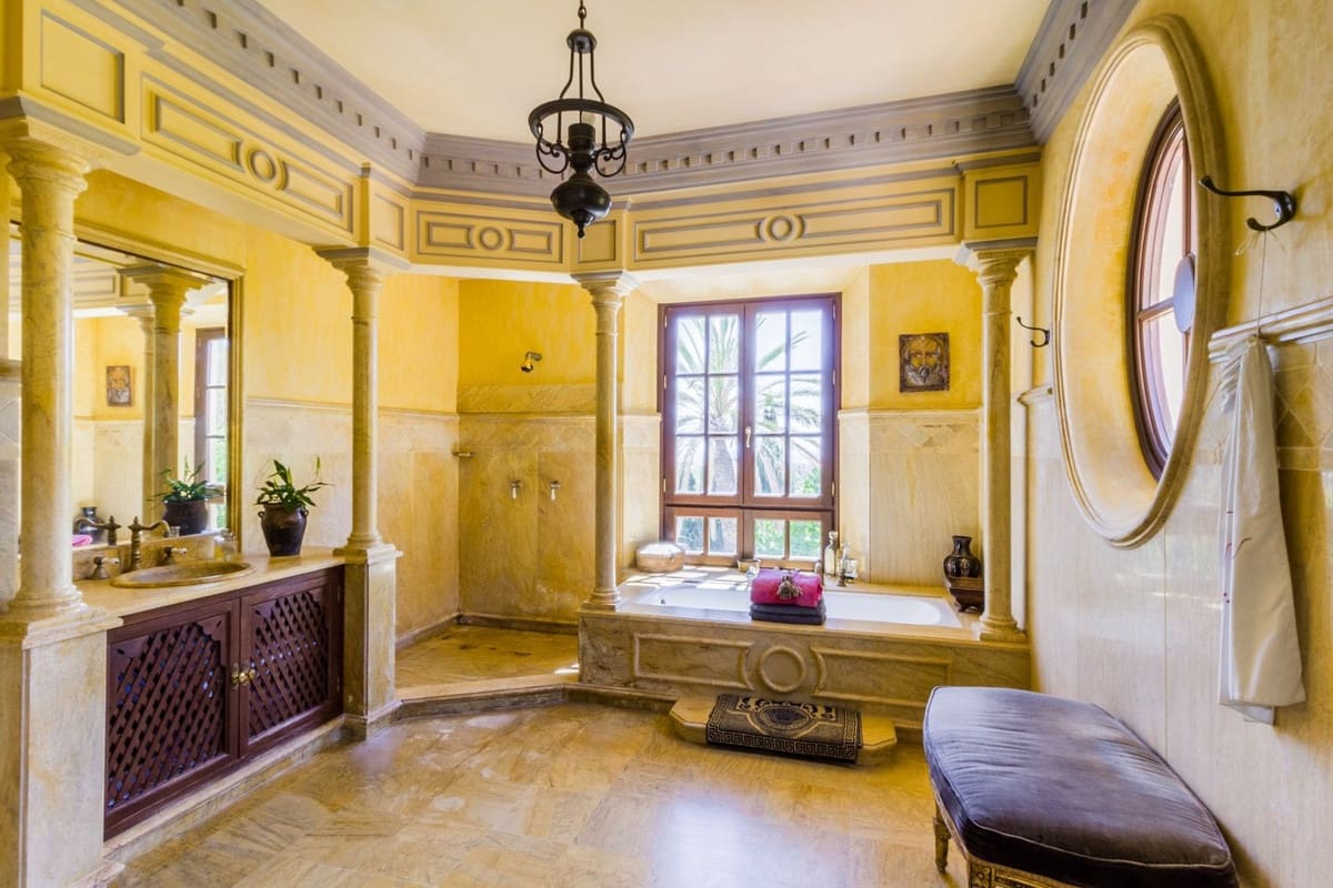 10 quarto Quinta/Casa Rural para venda em New Golden Mile com piscina garagem - 20 000 000 € (Ref: 7082529)