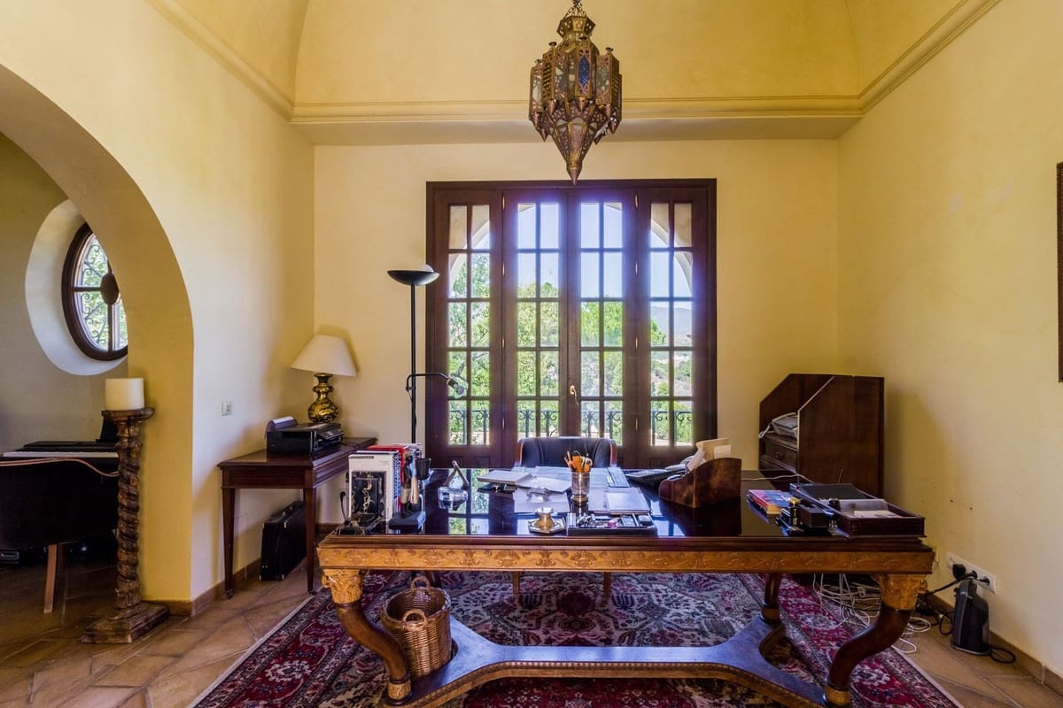 10 quarto Quinta/Casa Rural para venda em New Golden Mile com piscina garagem - 20 000 000 € (Ref: 7082529)