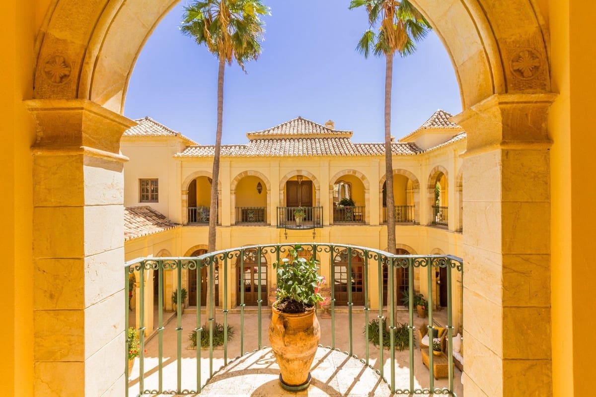 10 quarto Quinta/Casa Rural para venda em New Golden Mile com piscina garagem - 20 000 000 € (Ref: 7082529)