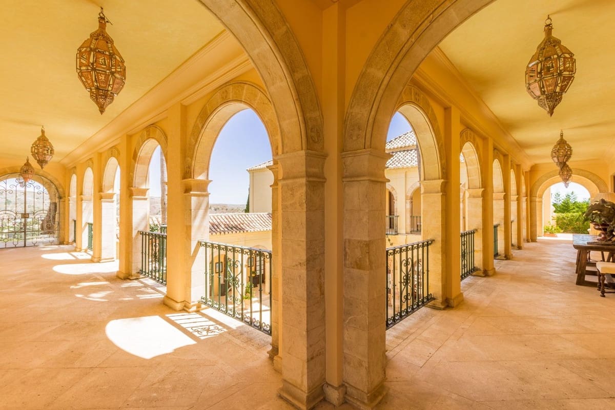 10 quarto Quinta/Casa Rural para venda em New Golden Mile com piscina garagem - 20 000 000 € (Ref: 7082529)