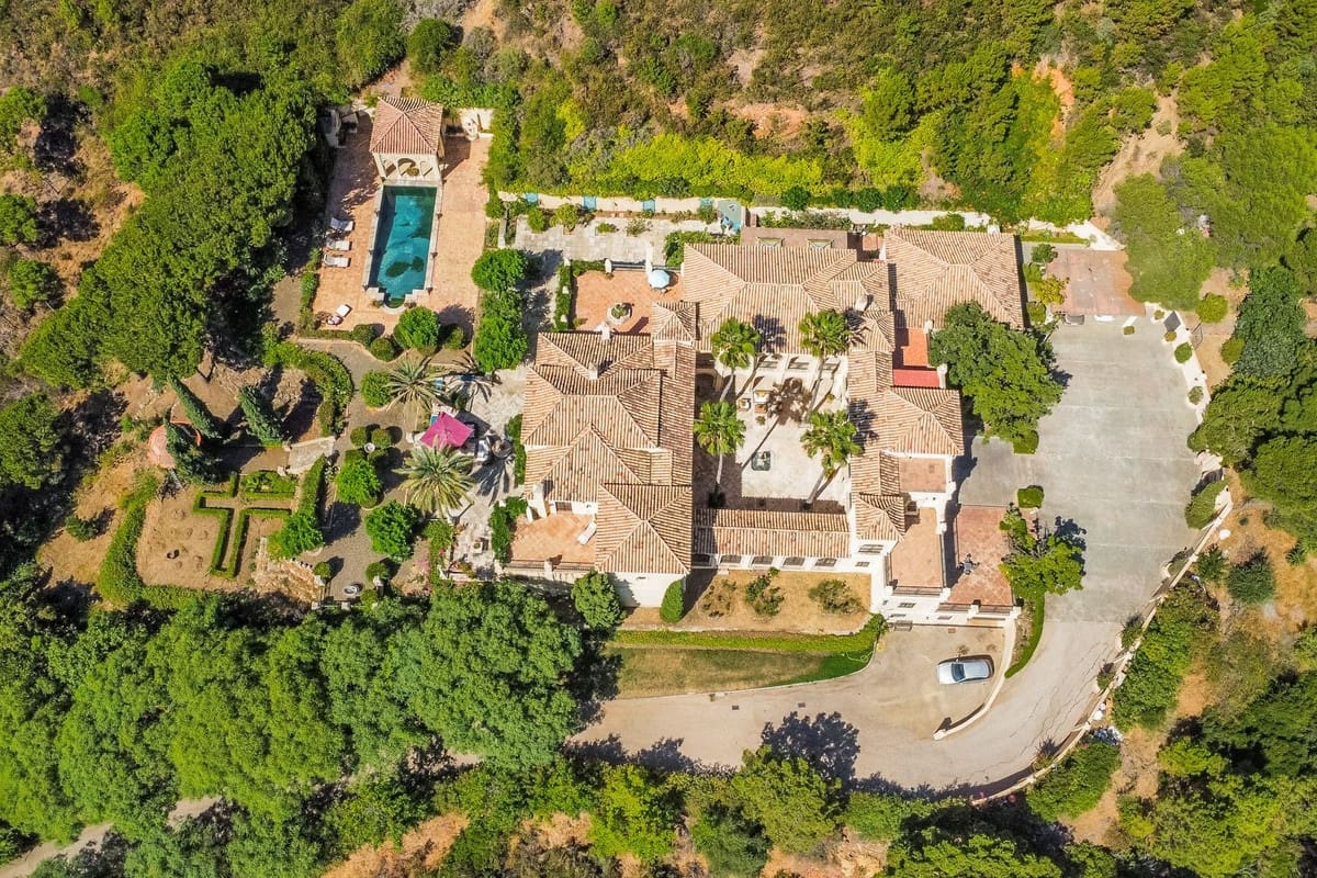 10 quarto Quinta/Casa Rural para venda em New Golden Mile com piscina garagem - 20 000 000 € (Ref: 7082529)