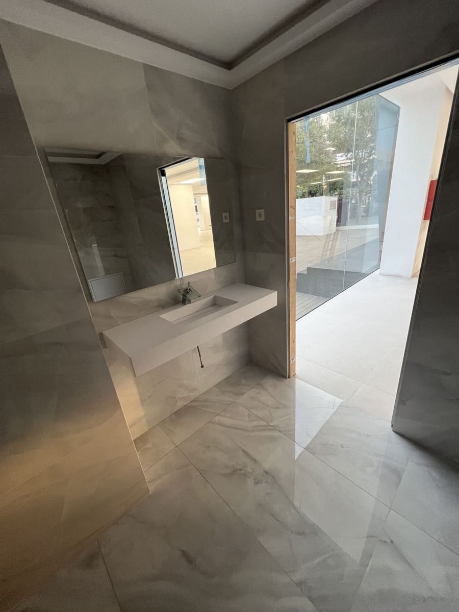 Virksomhed til salg i Marbella med garage - € 6.500.000 (Ref: 7082530)