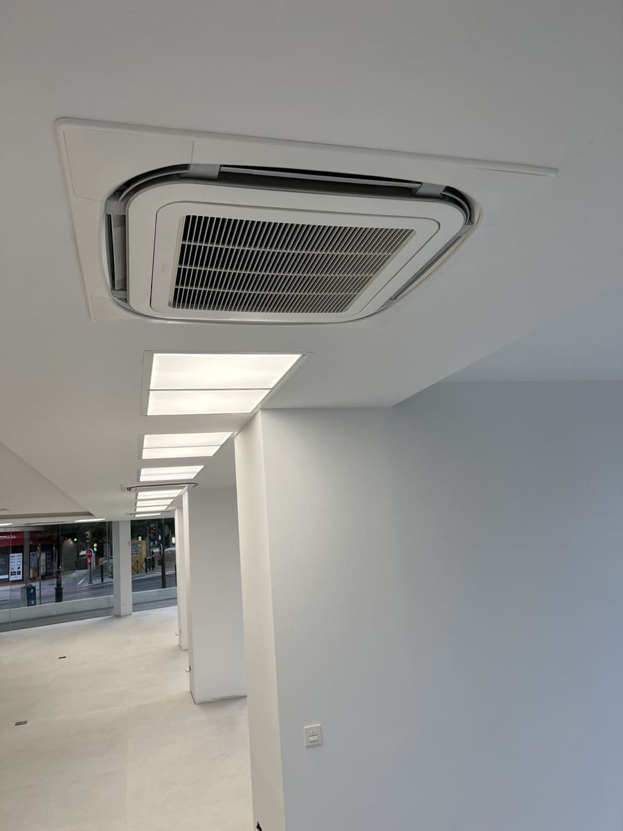 Virksomhed til salg i Marbella med garage - € 6.500.000 (Ref: 7082530)