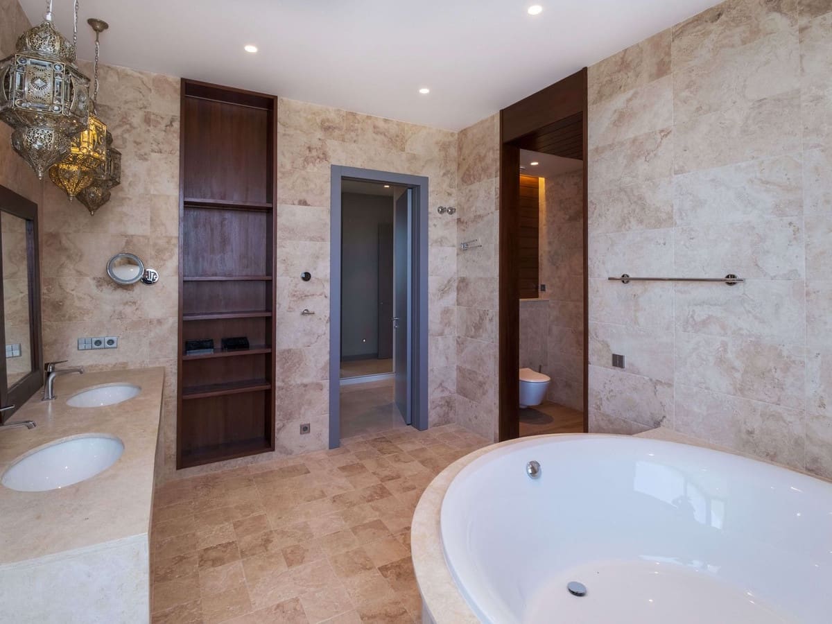 12 slaapkamer Villa te koop in Benahavis met zwembad garage - € 12.700.000 (Ref: 7082578)