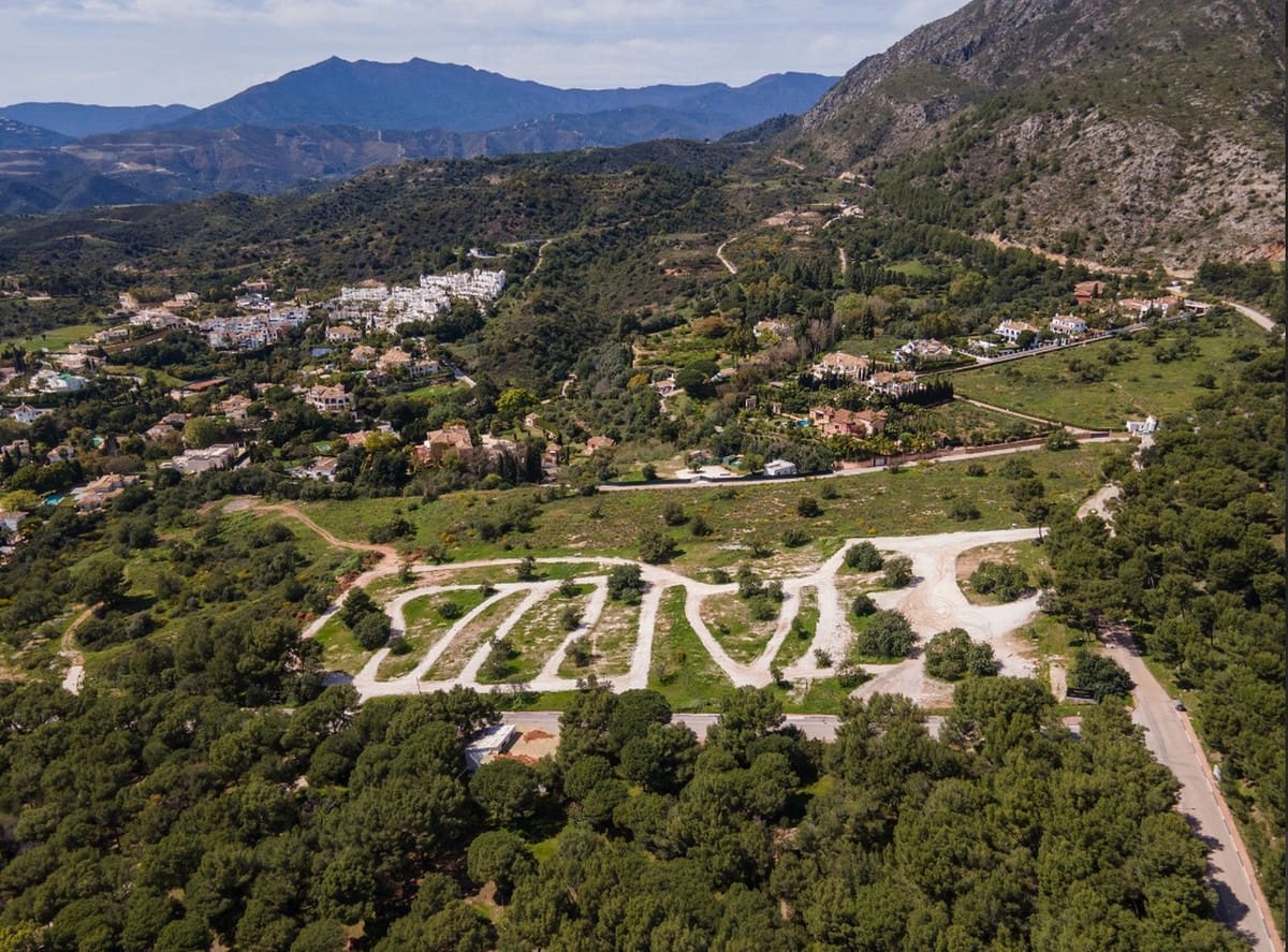 Grunde uden byggetilladelser til salg i Golden Mile - € 20.000.000 (Ref: 7083305)