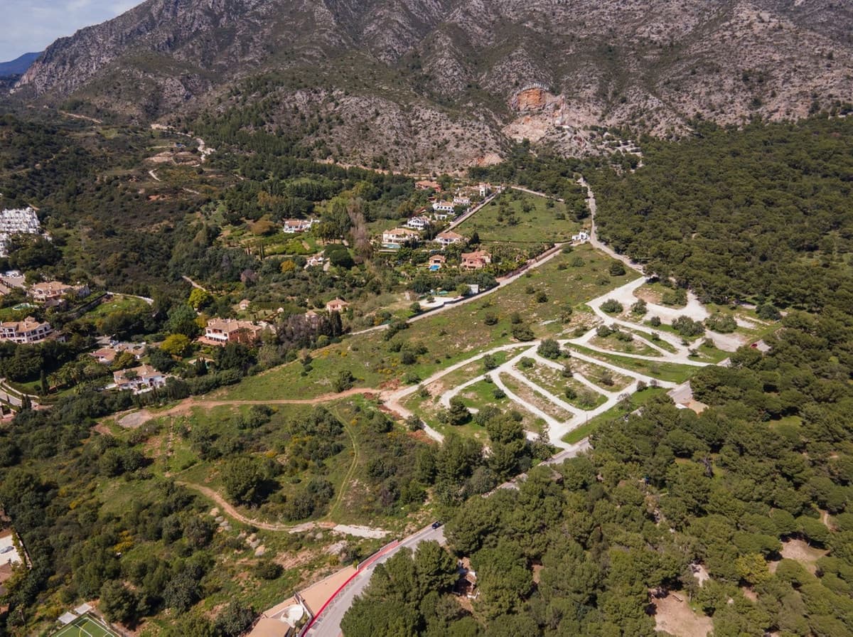 Grunde uden byggetilladelser til salg i Golden Mile - € 20.000.000 (Ref: 7083305)