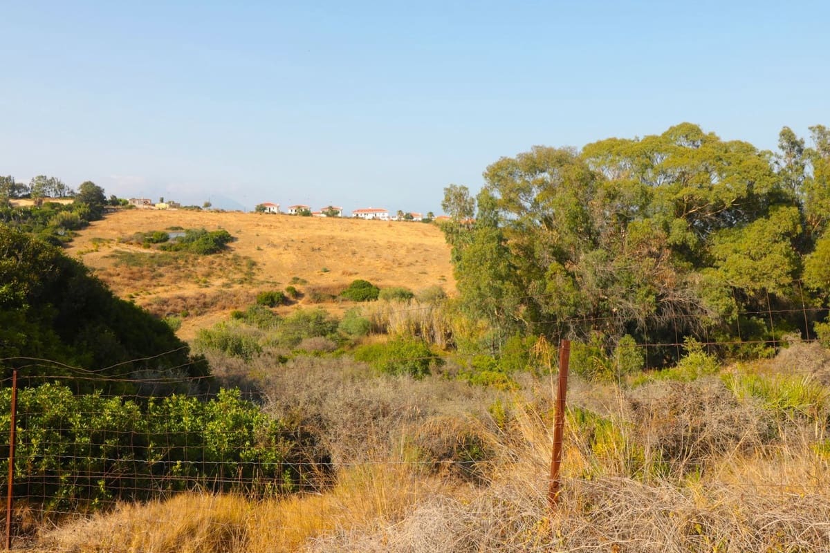 Ruin til salg i Manilva - € 2.295.000 (Ref: 7108070)