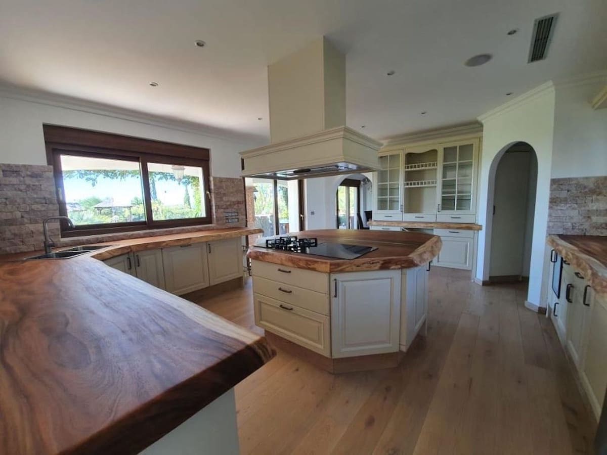 Chalet de 6 habitaciones en Benahavís en venta con piscina garaje - 4.200.000 € (Ref: 7212944)