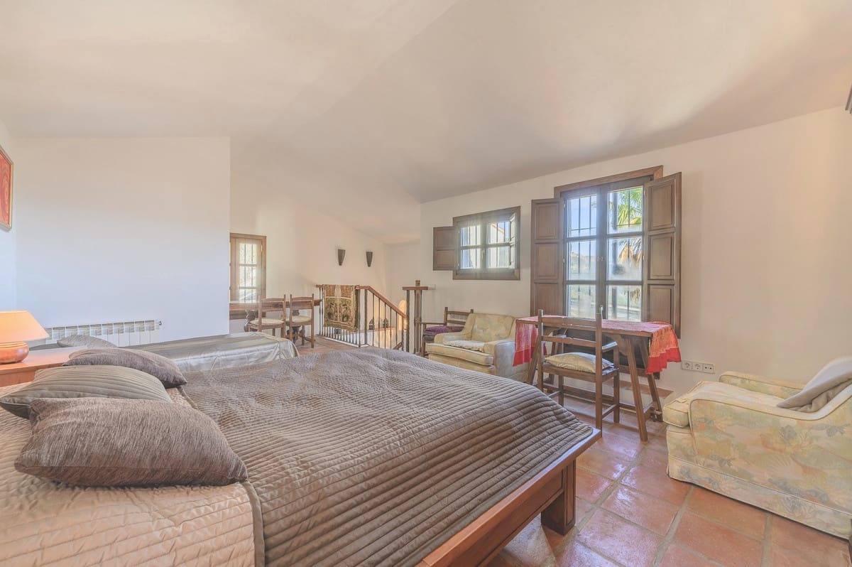 8 soverom Villa til salgs i Ojen med svømmebasseng garasje - € 3 595 000 (Ref: 7223438)