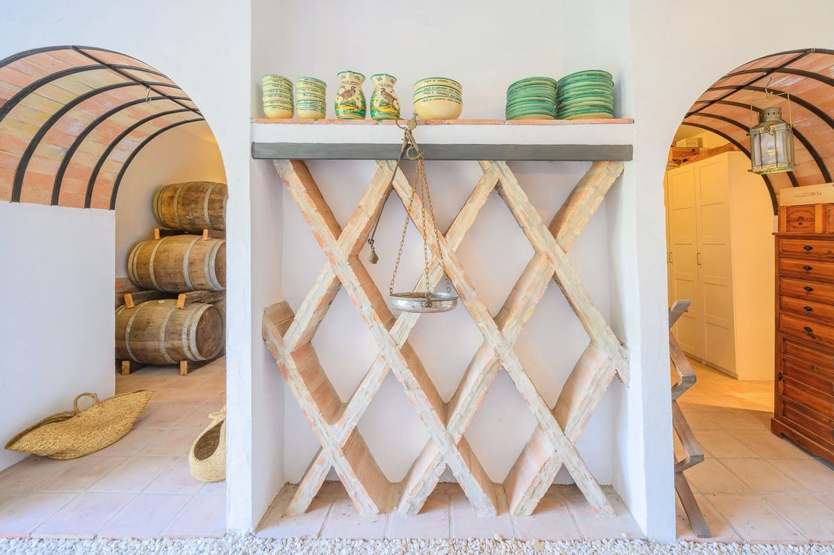 8 soverom Villa til salgs i Ojen med svømmebasseng garasje - € 3 595 000 (Ref: 7223438)