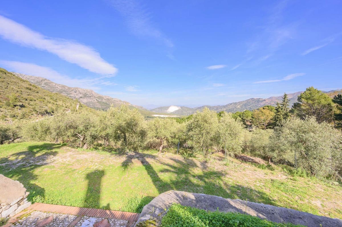 8 soverom Villa til salgs i Ojen med svømmebasseng garasje - € 3 595 000 (Ref: 7223438)