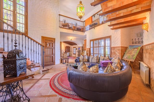 8 soverom Villa til salgs i Ojen med svømmebasseng garasje - € 3 595 000 (Ref: 7223438)