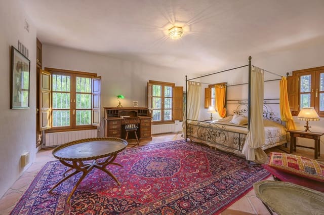 8 soverom Villa til salgs i Ojen med svømmebasseng garasje - € 3 595 000 (Ref: 7223438)