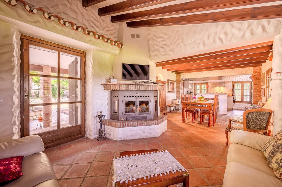 8 soverom Villa til salgs i Ojen med svømmebasseng garasje - € 3 595 000 (Ref: 7223438)