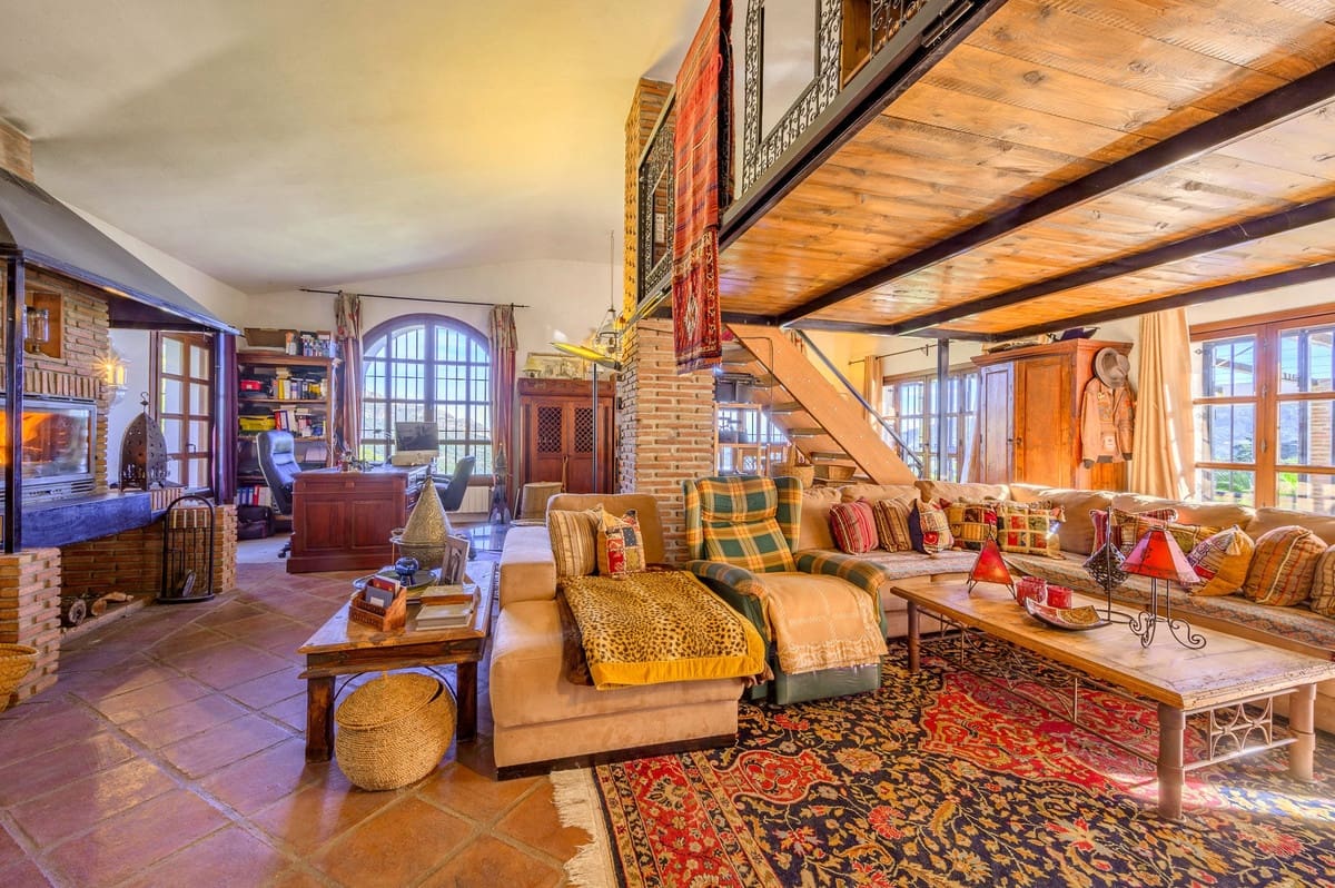 8 soverom Villa til salgs i Ojen med svømmebasseng garasje - € 3 595 000 (Ref: 7223438)