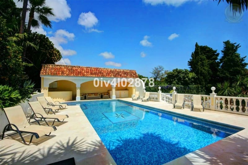 10 soverom Villa til salgs i Benalmadena med svømmebasseng garasje - € 3 000 000 (Ref: 7223457)