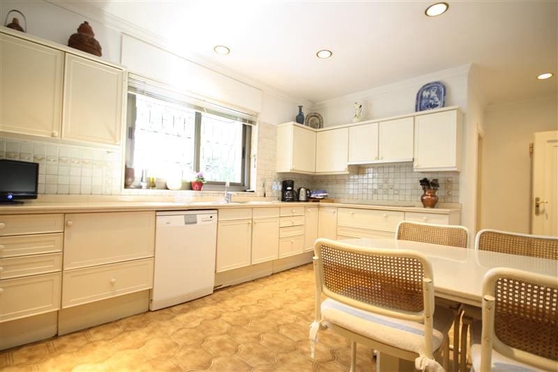 6 sovrum Villa till salu i Los Monteros med pool garage - 4 500 000 € (Ref: 7223469)