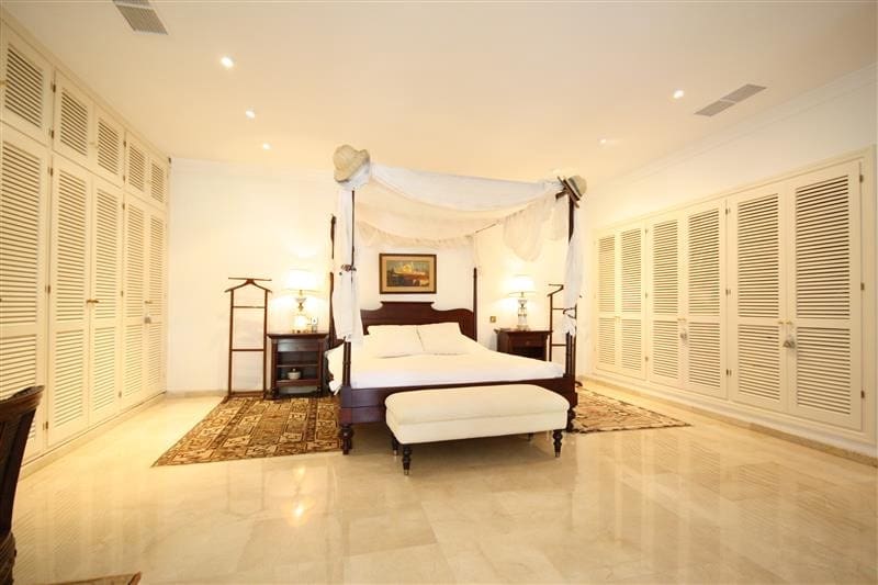 6 sovrum Villa till salu i Los Monteros med pool garage - 4 500 000 € (Ref: 7223469)