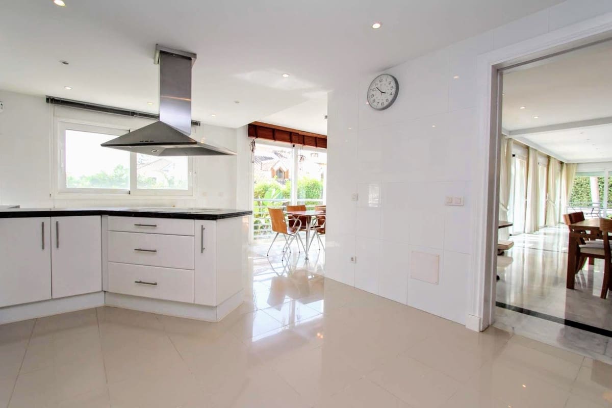 6 sypialnia Willa na sprzedaż w San Pedro de Alcantara z basenem garażem - 4 250 000 € (Ref: 7223493)